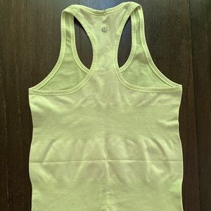 Lululemon tank